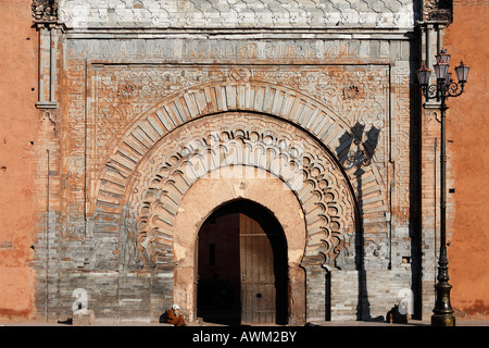 Bab Aguenaou, porte de la ville historique de Marrakech, Maroc, Afrique Banque D'Images