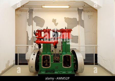 Pompe centrifuge avec moteur à essence, exposition au Musée der Deutschen Binnenschifffahrt (musée de la navigation intérieure allemande) Banque D'Images