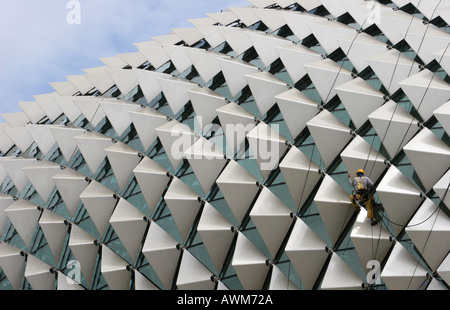 Nettoyage du toit au Theatres on the Bay à Singapour Banque D'Images