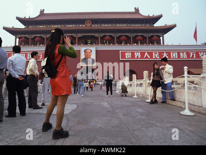 La Chine, Beijing, couple de la porte menant à la Cité Interdite Banque D'Images