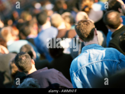 Foule, tête et épaules, vue arrière, du flou, de l'inclinaison Banque D'Images