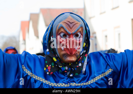 Femme portant costume, défilé, Hesse, Germany, Europe Banque D'Images