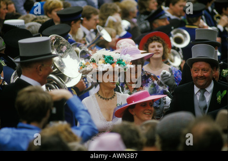 Helstone Furry danse Flora Day 8 mai. Danse officielle du midi danse principale du jour. Helstone Cornwall Angleterre années 1989 1980 Royaume-Uni HOMER SYKES Banque D'Images