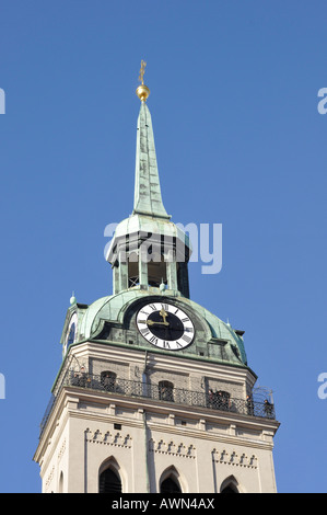 Peterskirche, Tour (St. Peter's Church) à côté du marché Viktualienmarkt, Munich, Bavaria, Germany, Europe Banque D'Images