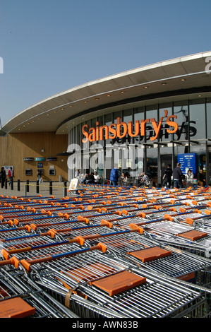 Supermarché Sainsbury's, North Greenwich, London, England UK Banque D'Images