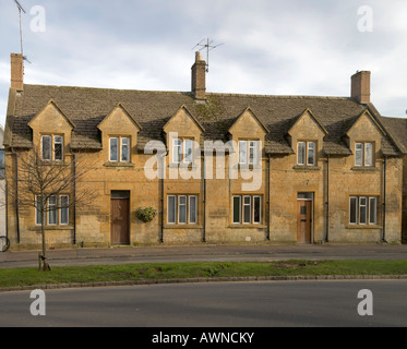 Une maison de ville high street Moreton in Marsh le Cotswolds gloucestershire uk Banque D'Images