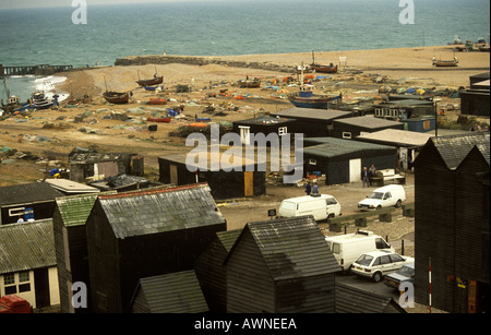 Hastings vieille ville industrie de pêche côtière cabanes traditionnelles de pêche noire des années 1990 East Sussex. ANGLETERRE ROYAUME-UNI HOMER SYKES Banque D'Images