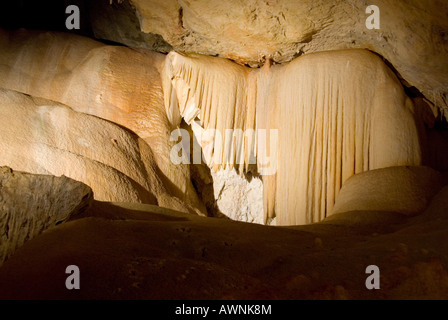 La Cascade de glace, un cristal de calcite caractéristique de Jewel Cave, près de Augusta en Australie occidentale. Banque D'Images