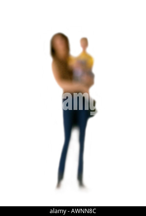 Silhouette de femme tenant un enfant sur fond blanc, defocused Banque D'Images