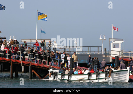 Sur l'île de Helgoland laissant Daytrippers Boerte, bateaux traditionnels d'Heligoland, Schleswig-Holstein, Allemagne, Europe Banque D'Images