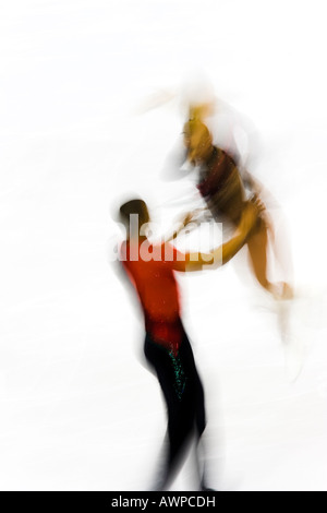 Action de paires floue patineurs Banque D'Images