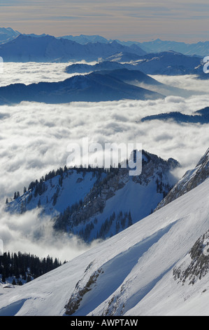 Vue du Mt. Pilatus sur central Swiss Alps, mer de brouillard, Lucerne, Suisse, Europe Banque D'Images