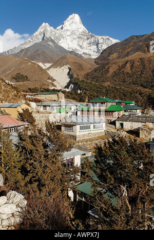 Village Sherpa Pangboche avec l'Ama Dablam (6856), Parc national de Sagarmatha, Khumbu, Népal Banque D'Images