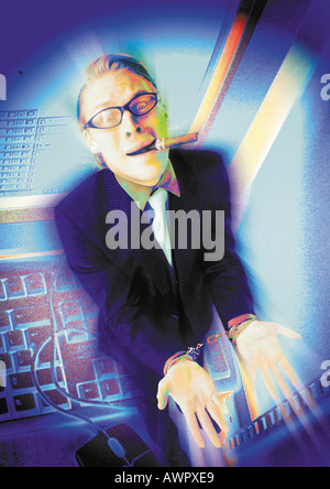 Businessman dans les menottes, les fumeurs de cigare, digital composite. Banque D'Images