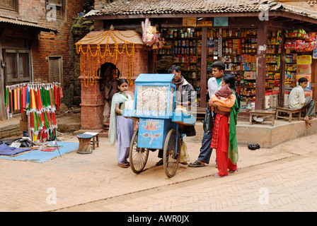 Marché dans la vieille ville de Bhaktapur, Katmandou, Népal Banque D'Images