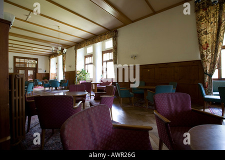 Salle à manger dans l'Hôtel Val Sinestra historique, Basse Engadine, Grisons, Grisons, Suisse, Europe Banque D'Images