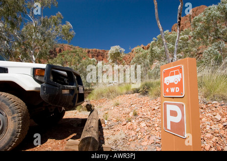 Parking sign, 4WD, Bungle Bungle Purnululu National Park, Kimberley, Western Australia, Australia Banque D'Images