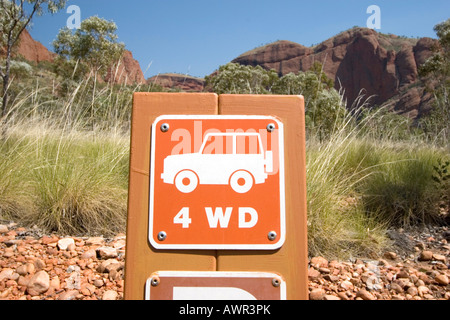 Parking sign, 4WD, Bungle Bungle Purnululu National Park, Kimberley, Western Australia, Australia Banque D'Images