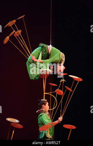 Les artistes chinois plats de Jonglerie Banque D'Images