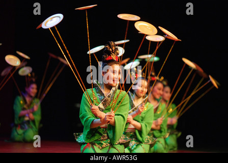 Les artistes chinois plats de Jonglerie Banque D'Images