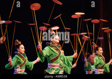 Les artistes chinois plats de Jonglerie Banque D'Images