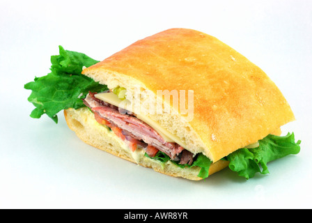 Sandwich italien sur une plaque blanche Banque D'Images