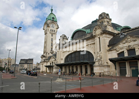 Stock photo la gare de Limoges à Limoges France c'est un emblème de la ville de Limoges Banque D'Images