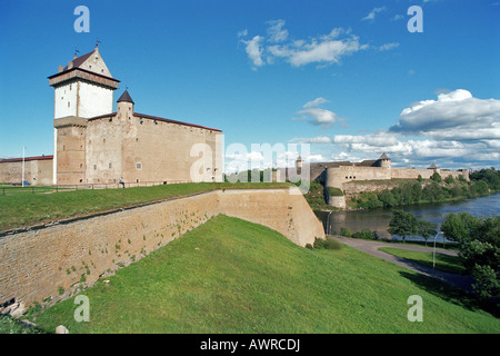 L'Estonien et Russe de forteresses, Narva, Estonie Banque D'Images