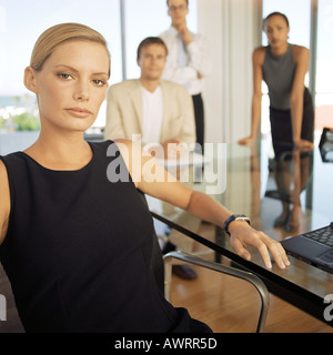 Business people in office, portrait Banque D'Images