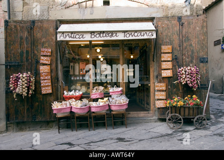 Magasin de produits locaux toscans dans Corso Italia Italie Toscane Arezzo Banque D'Images