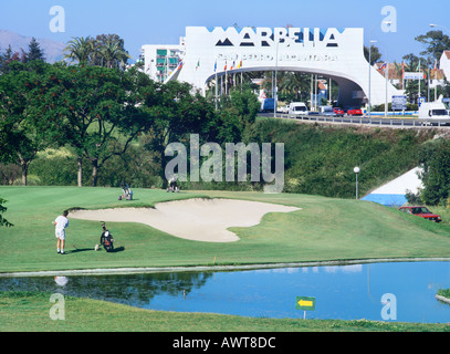 Espagne Marbella Guadalmina Golf Course et passage de Marbella Costa del Sol Andalousie Andalousie Banque D'Images