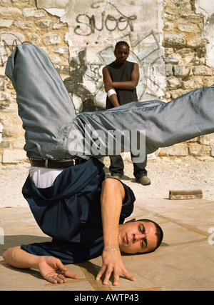 L'homme le break dance, close-up Banque D'Images