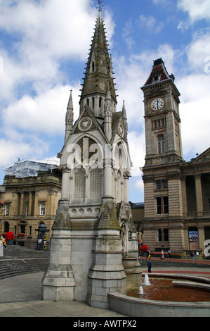 Chamberlain Memorial et fontaine, Chamberlain Square, Birmingham City Centre, Angleterre Banque D'Images