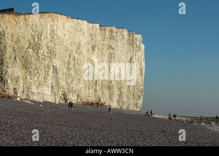 Falaises de craie à Urrugne entre Eastbourne et Seaford sur la côte du Sussex de l'Est. Banque D'Images