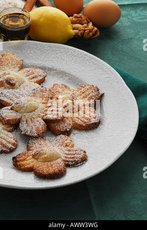 Biscuits massepain - Biscotti versiliesi col marzapane - Cuisine italienne - Toscane Banque D'Images