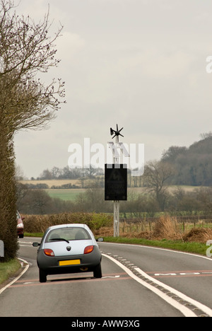 Wind solar powered road sign Banque D'Images