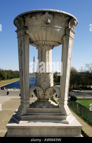 USA Washington DC le Washington Monument vu depuis les marches du Lincoln Monument Banque D'Images