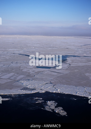 Vue aérienne de la fonte des glaces crêpes de la Baie d'Hudson, au Manitoba, Canada Banque D'Images