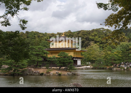 Temple Kinkakuji également connu sous le nom de Pavillon d'or Kyoto au Japon Banque D'Images