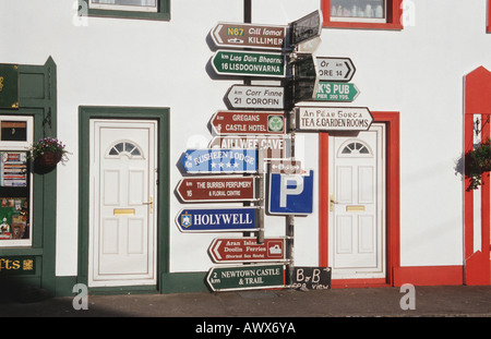 La signalisation routière, l'Irlande, Ballyvaughan Banque D'Images