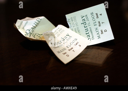 Billet déchiré et froissé Banque D'Images