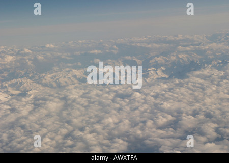 Nuages vus d'un avion en vol Banque D'Images