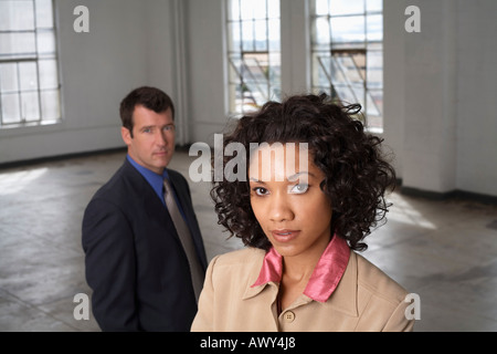 Portrait of Businesswoman with Woman in Background Banque D'Images