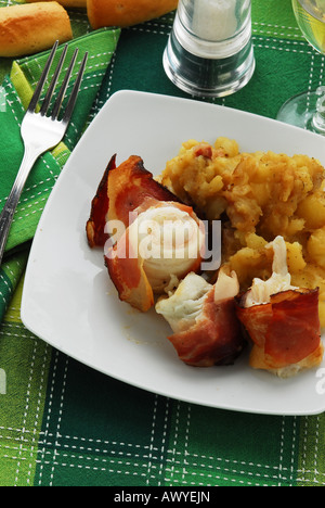 Flet de roulade avec speck Sauris avec pommes de terre - Cuisine italienne Banque D'Images