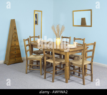 Salle à manger table en bois et 6 chaises Banque D'Images