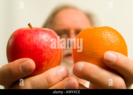 Comparer des pommes avec des oranges Banque D'Images