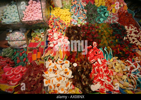 L'affichage à un magasin de bonbons dans un marché dans la vieille ville de Jérusalem Banque D'Images