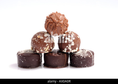 Pralines au chocolat, empilées Banque D'Images