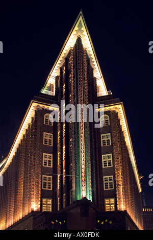 La Chilehaus (Chili) office building at night, Hambourg, Allemagne, Europe Banque D'Images