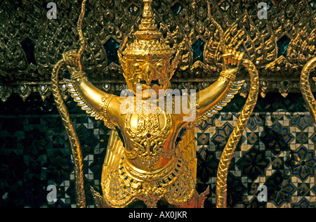 Garuda, un oiseau mythique-comme créature, Grand Palace, Bangkok, Thailande, Asie Banque D'Images